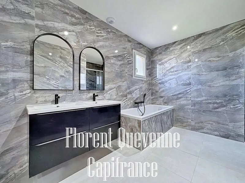 Salles de bain - Maison Familiale avec Jardin à Cagny