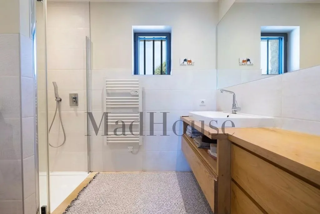 Vannitoad - Newly Built Mas with Pool in Luberon
