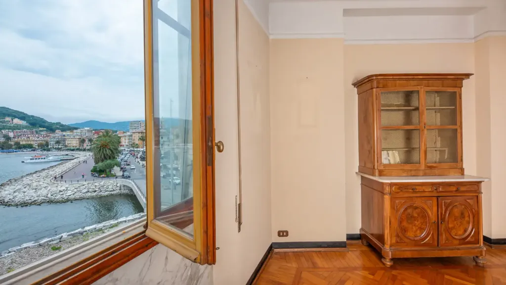 Soggiorno - Seafront Apartment with Terrace in Rapallo