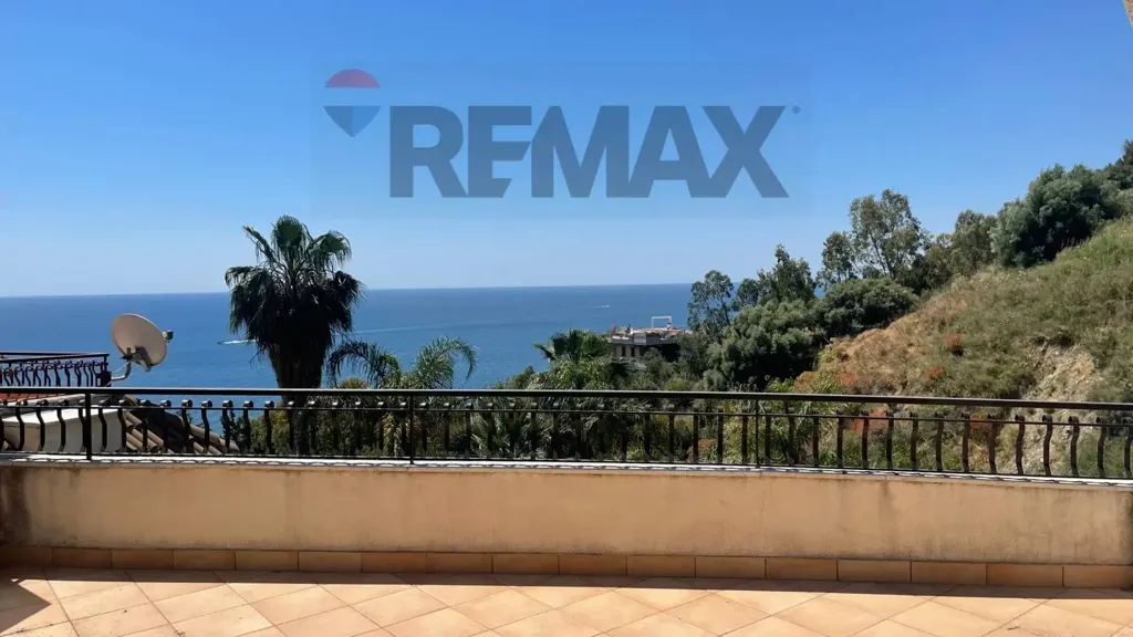 Terrasse - Apartment with Sea View in Letojanni