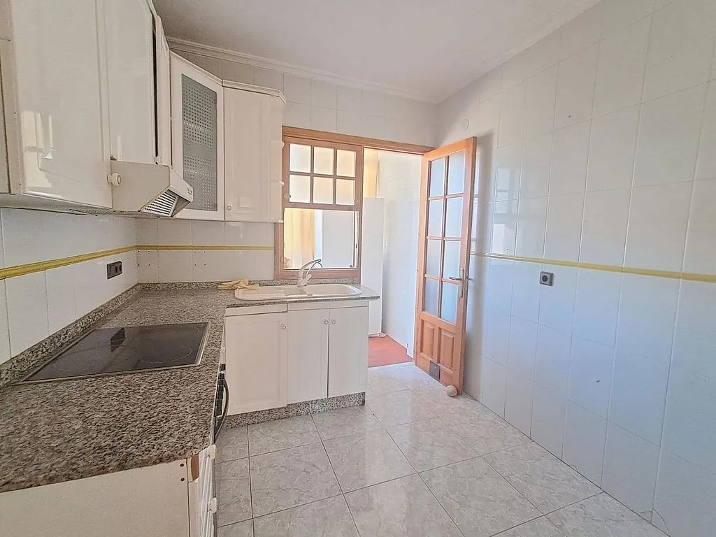 Cuisine - 3-Bedroom Flat with Terrace in Puente Tocinos