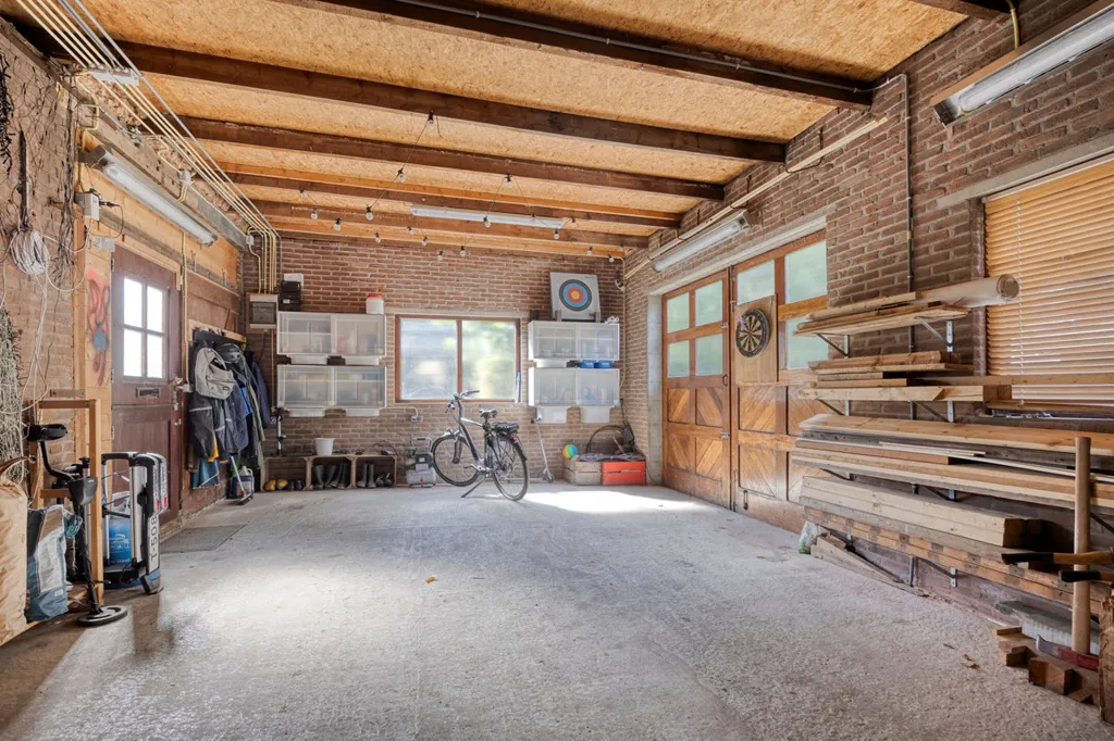 Garage - Historic House with Dachshaus in Lienden