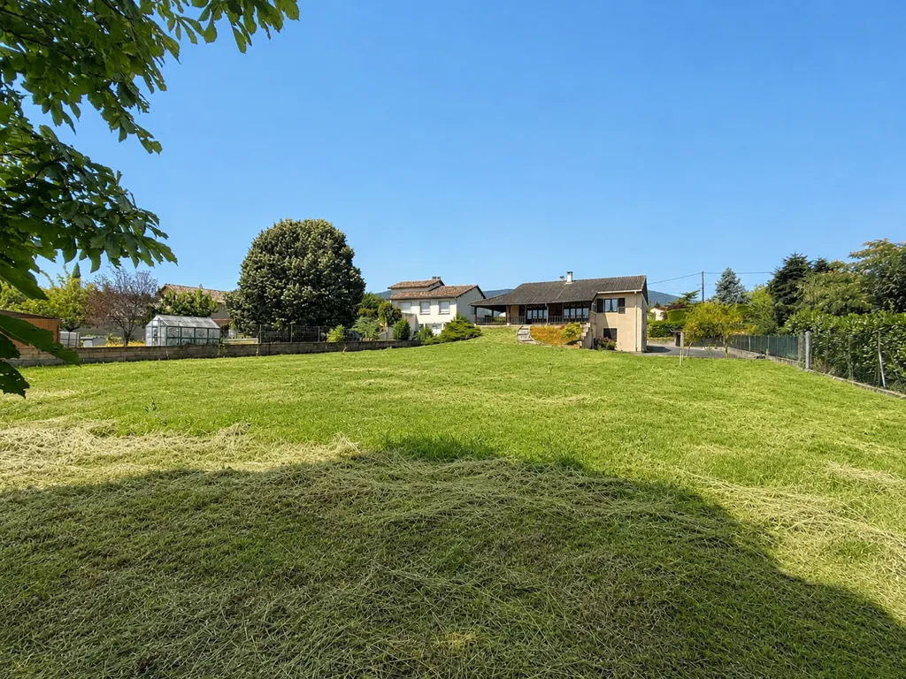 Garden - Villa with Terrace in Pélussin