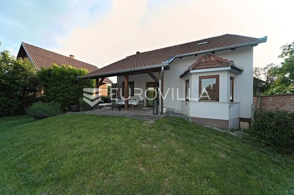 Välivaade - Traditional House with Pool in Bilje