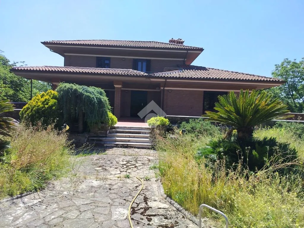 Välivaade - Villa with Garden in Altavilla Irpina