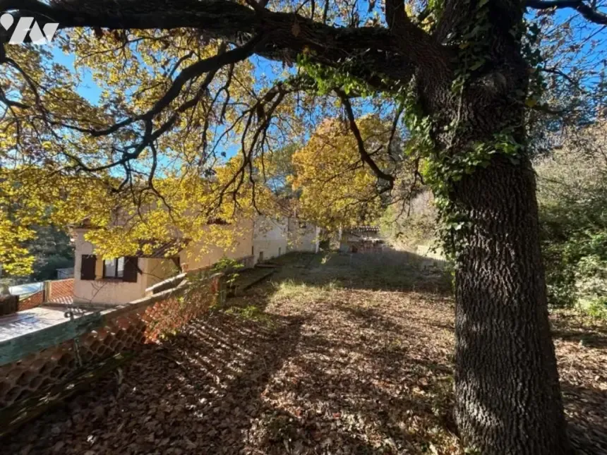 Aed - Traditional Villa with Pool in Éguilles