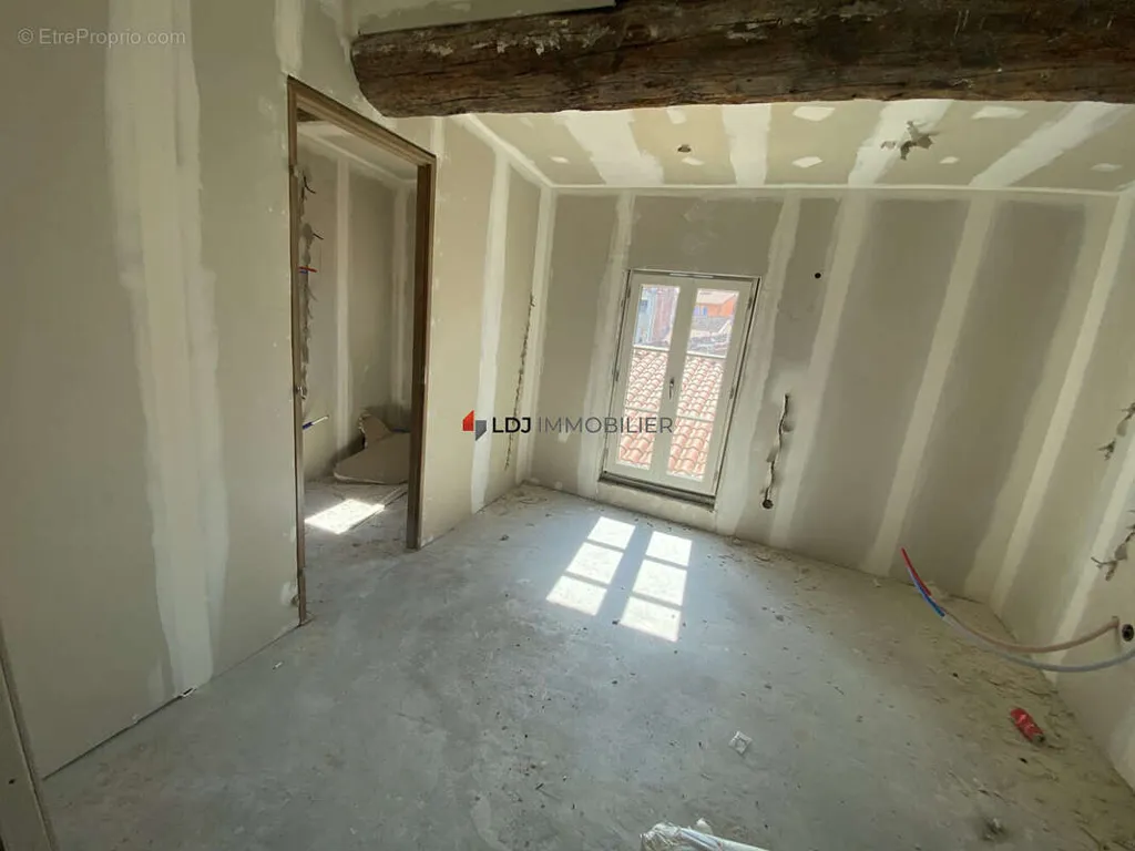 Pièces - Immeuble de Caractère en Rénovation avec Terrasse à Perpignan
