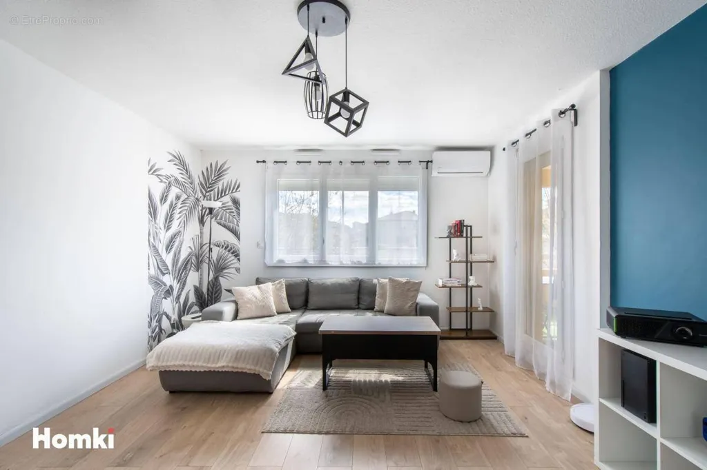Living Room - Renovated 2-Bed Flat with Terrace in Montpellier Celleneuve
