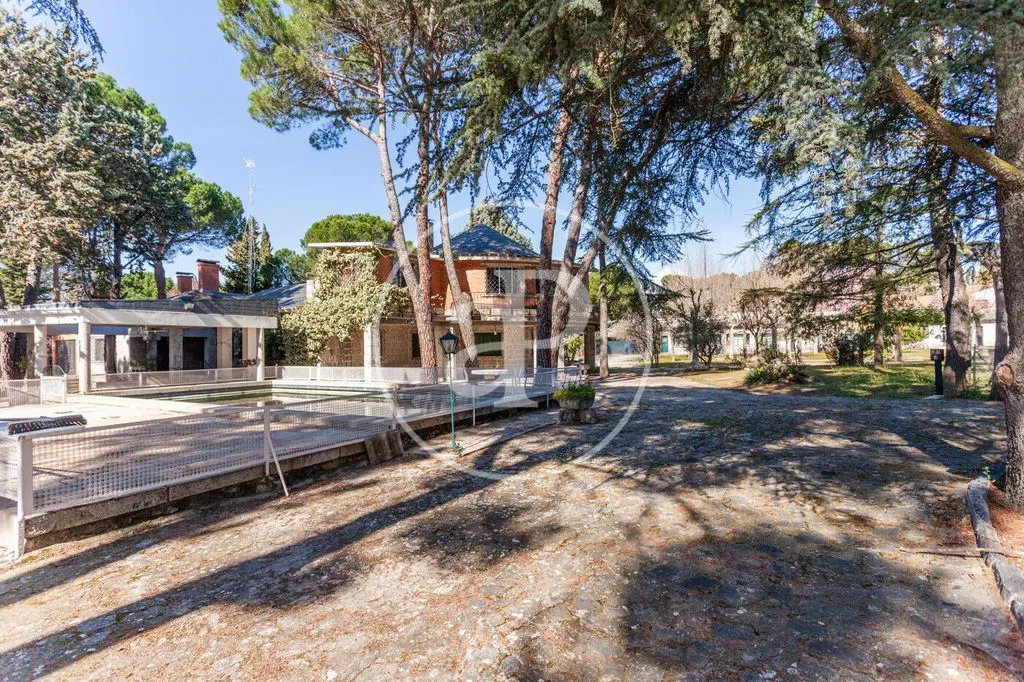 Giardino - Development Land in Torrelodones, Segregable Plots