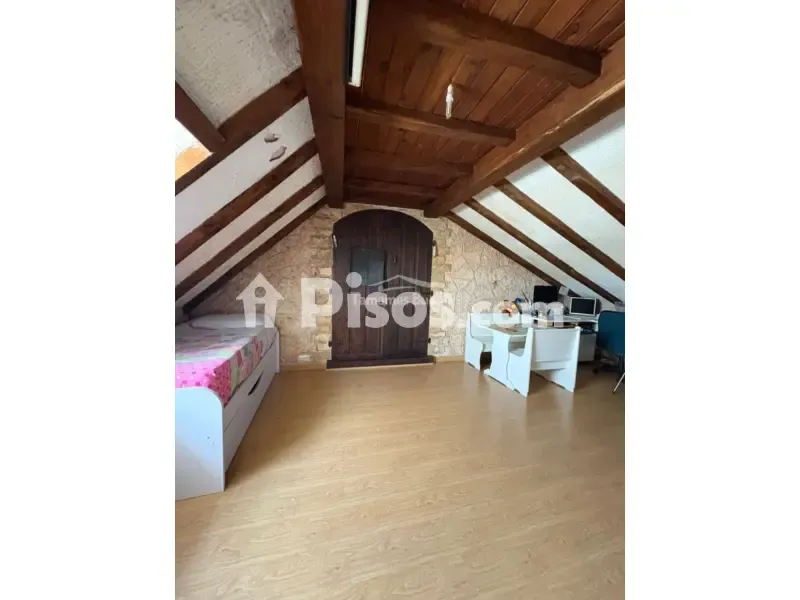 Toad - Semi-detached House with Pool in Villamayor