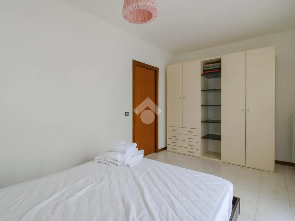Chambres - Twin-Storey Apartment with Lake View in Vigole