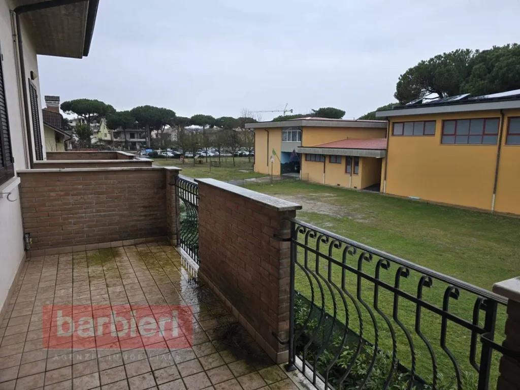 Balcon - Three-Bedroom Apartment with Terrace in Cervia