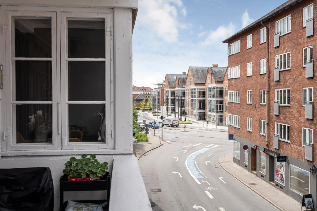 Balcone - Condo with Garden Access in Hillerød