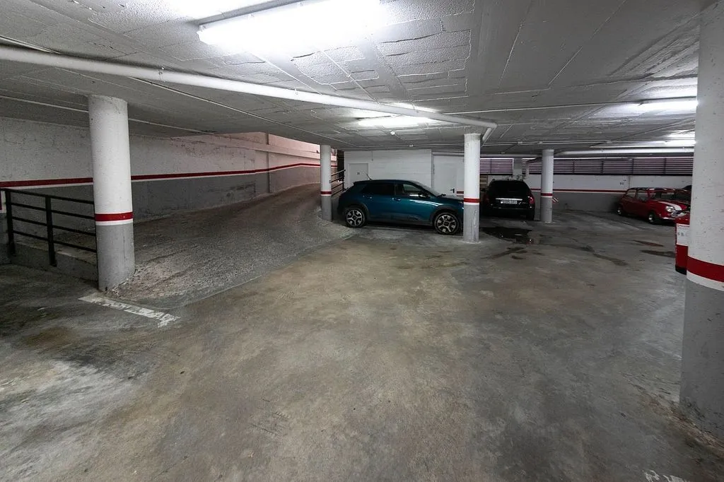 Garage - Apartment with Pool in Montbrió del Camp