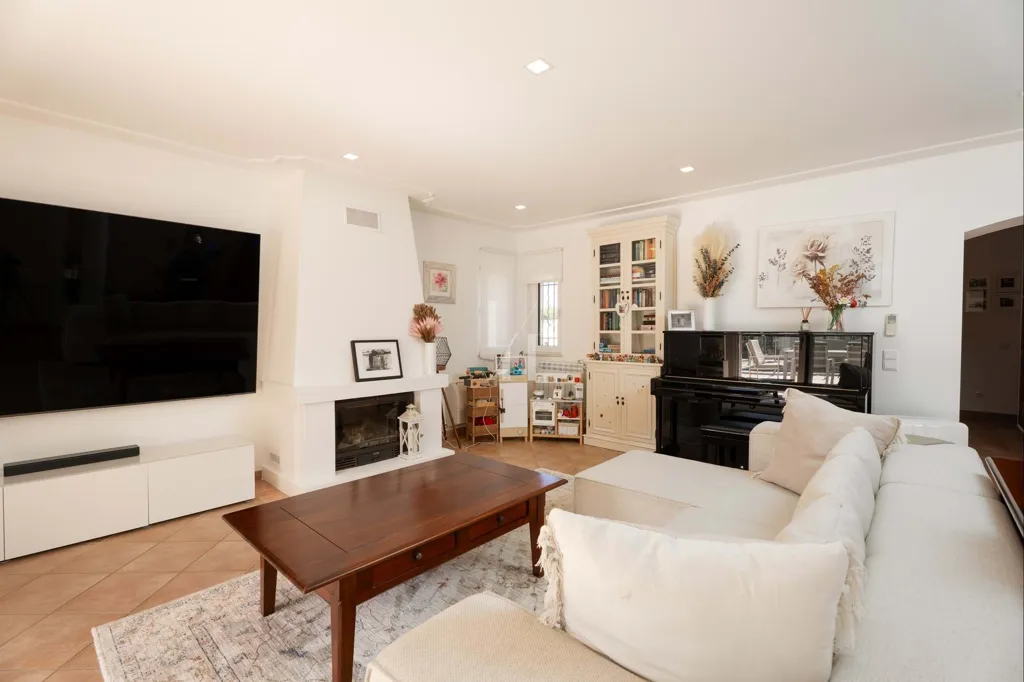 Elutuba - 3+1 Bedroom House with Pool in Vilamoura
