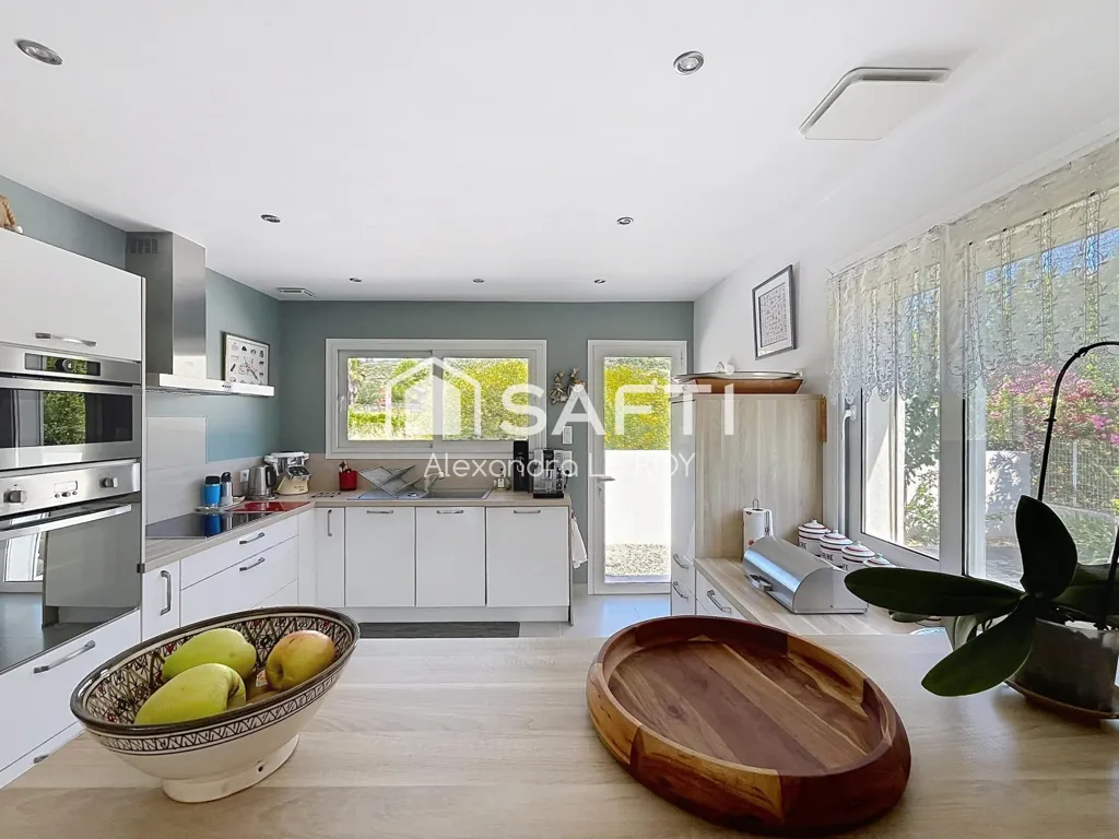 Cuisine - Villa avec Piscine et Jardin à Saint-Jean-de-Fos