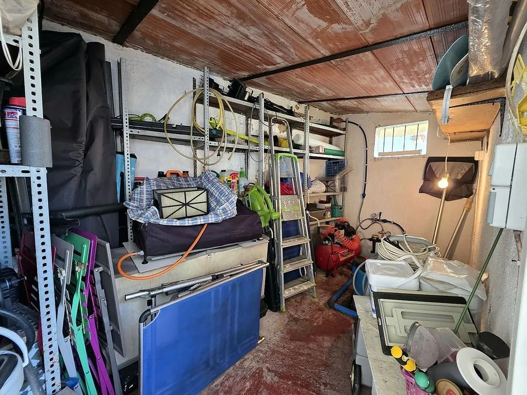 Garage - Chalet with Pool in Albinyana, Tarragona