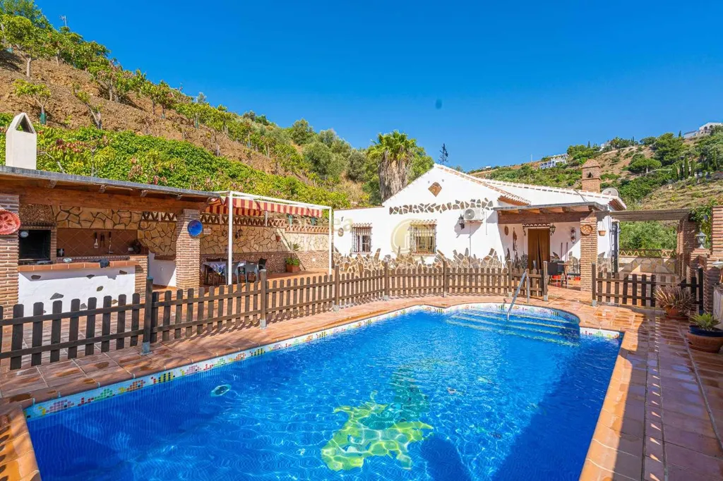 Bassein - Detached Villa with Pool in Frigiliana