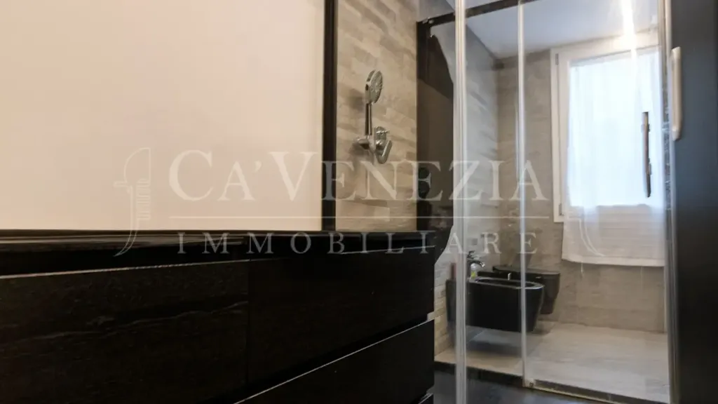 Salles de bain - Restored Apartment with Central Location in Venice