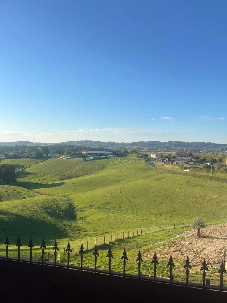 Balcon - Ferme Basque avec Piscine et Spa à Guiche