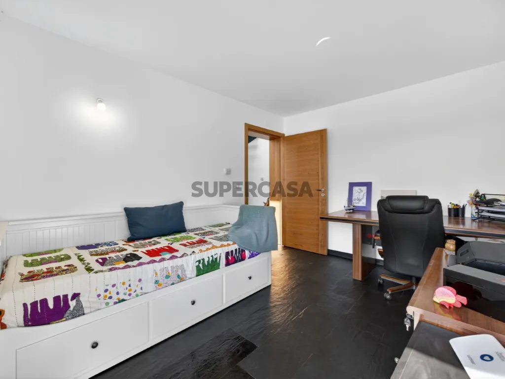 Schlafzimmer - Modern Villa with Industrial Design in Assafora