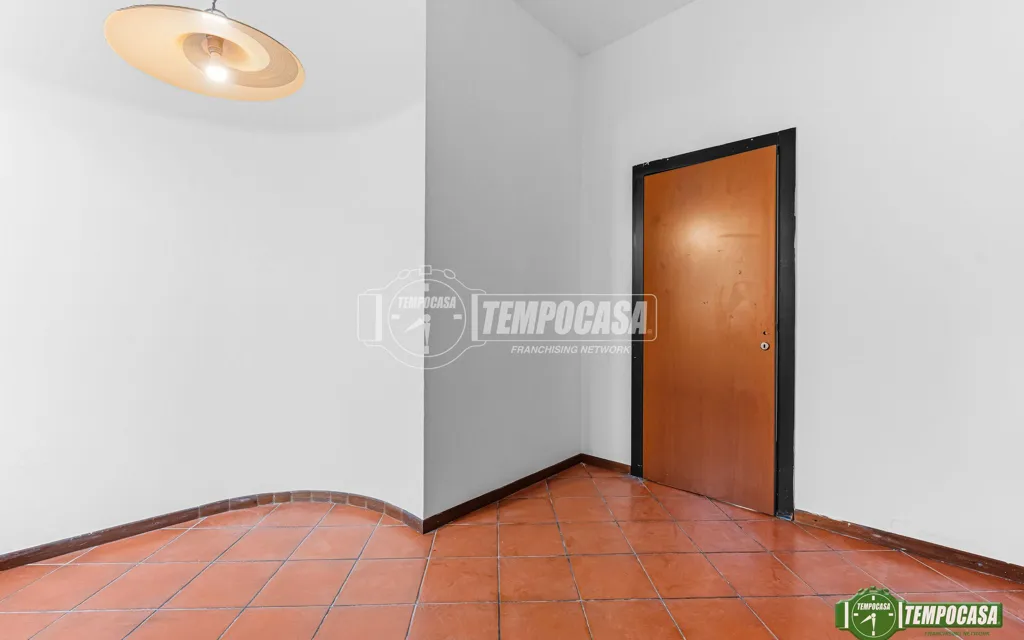 Entrée - Three-Bedroom Apartment in Historic Building, Milan