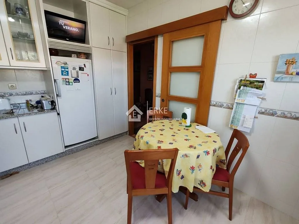 Comedor - Apartment with Sea and Mountain Views in Carnota