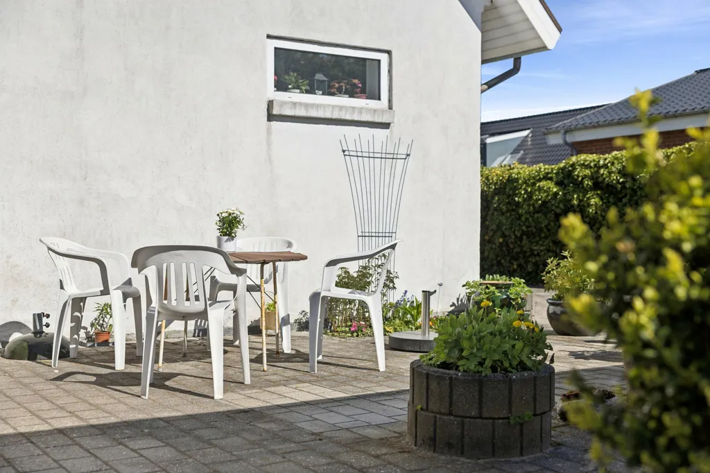 Terrass - 1943 Villa with Garden in Frederikshavn