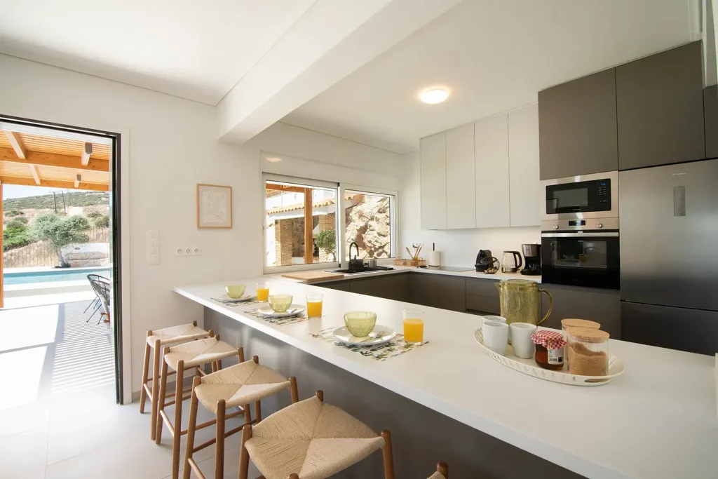 Cuisine - Villa with Sea View in Daskaleio, Attica