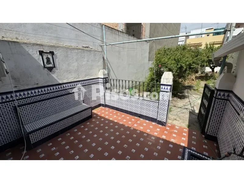 Terrass - Single-Storey House with Garden in Brenes