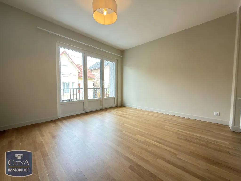 Rooms - 3-Bedroom Apartment with Balcony in Brive-la-Gaillarde