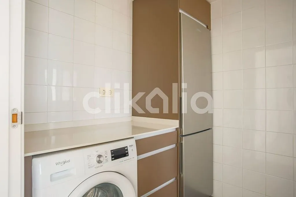 Buanderie - 2-Bedroom Flat with Pool in Ensanche de Vallecas