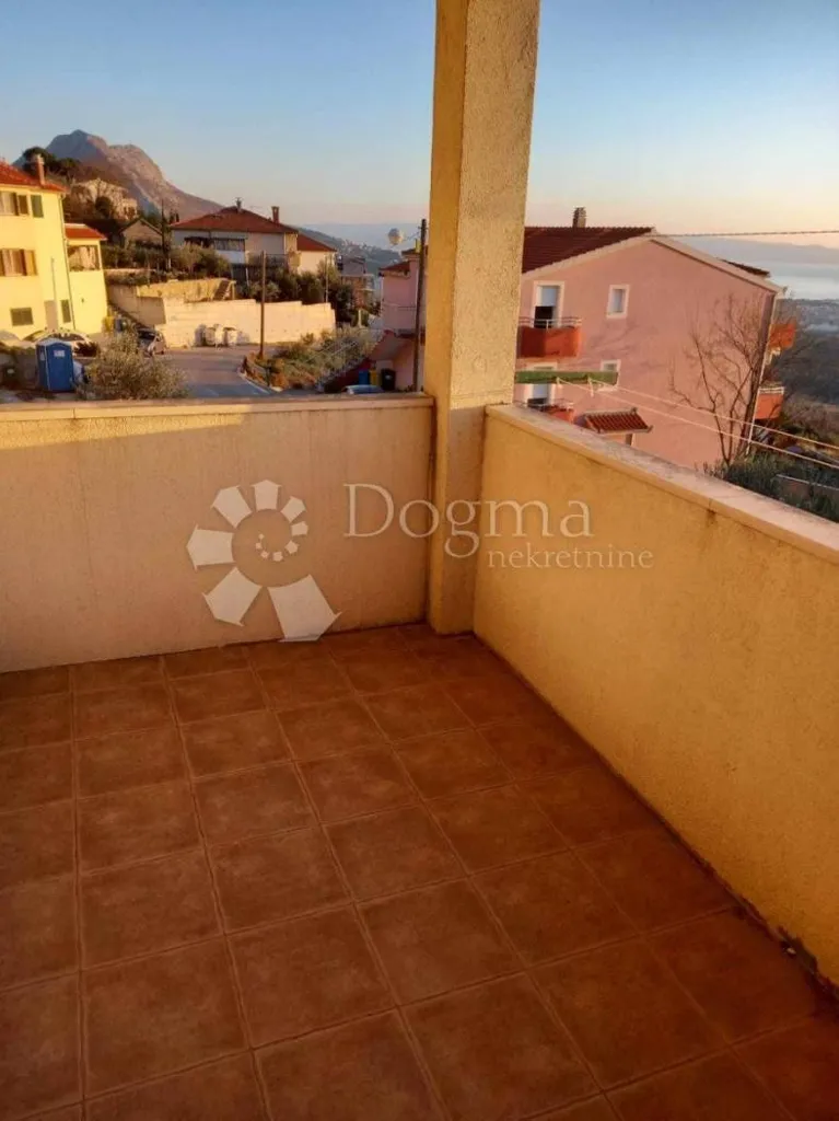 Rõdu - House with Sea View in Solin
