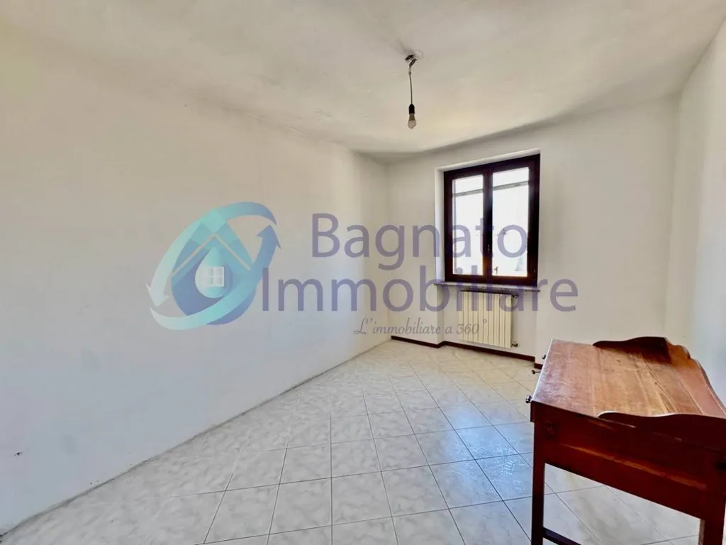 Pièces - Spacious Apartment with Balcony in Casalino