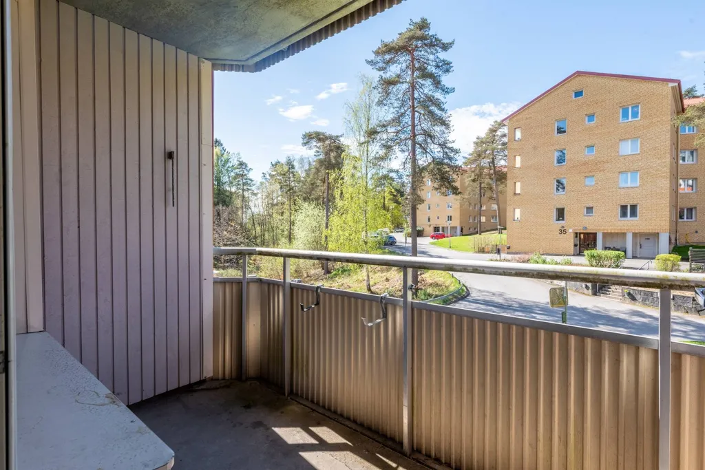 Balcone - Apartment with Balcony in Borås