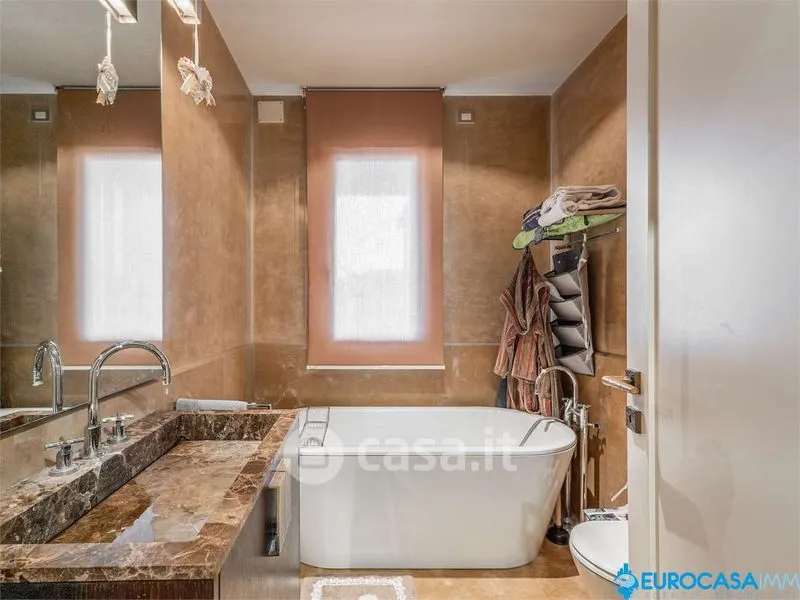 Salles de bain - Prestigious Attico with Terraces in Carpi