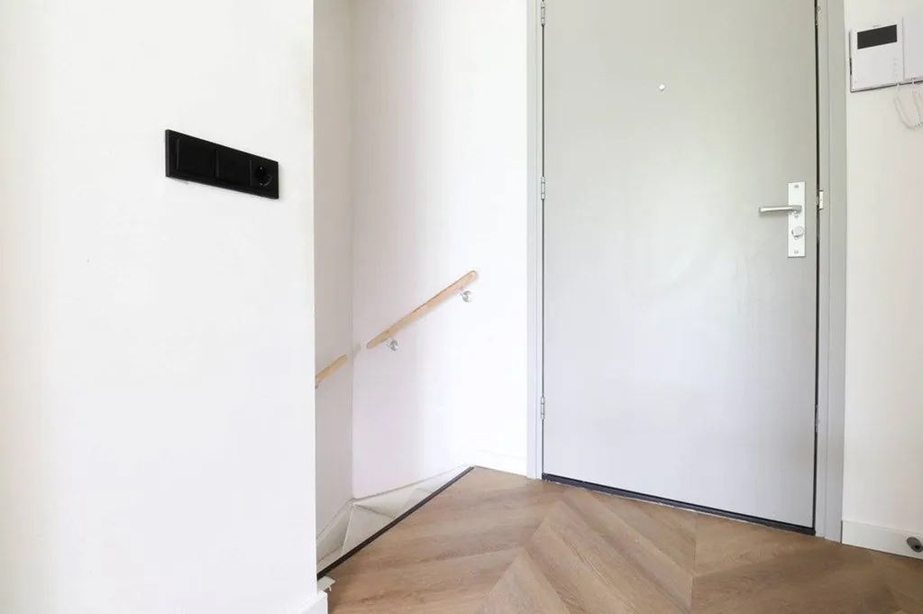 Entrée - Modern Maisonette with Private Garden in Oud-Beijerland