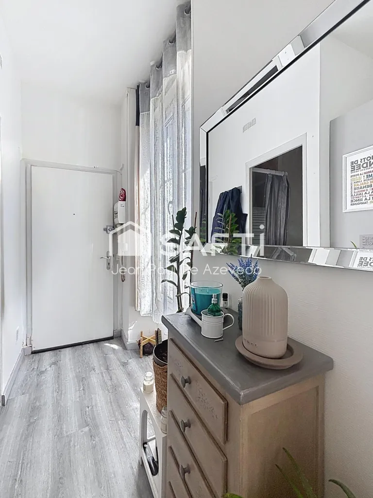 Esik - Bright 1-Bedroom Apartment in Melun