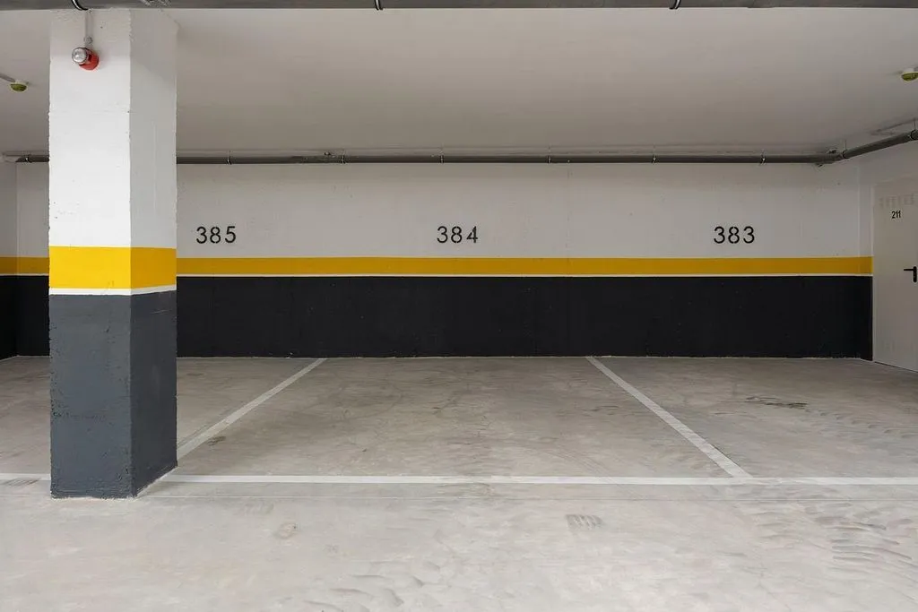 Garage - 2-Bedroom Apartment with Pools in Torreblanca