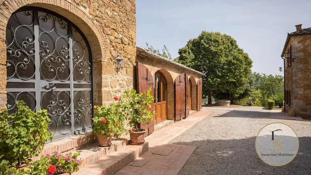 Aed - Rustic Casale with Panoramic Pool in Montepulciano
