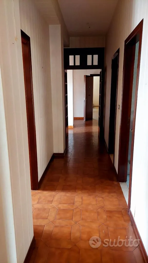 Esik - Bright Apartment with Triple Exposure in Giarre/Riposto