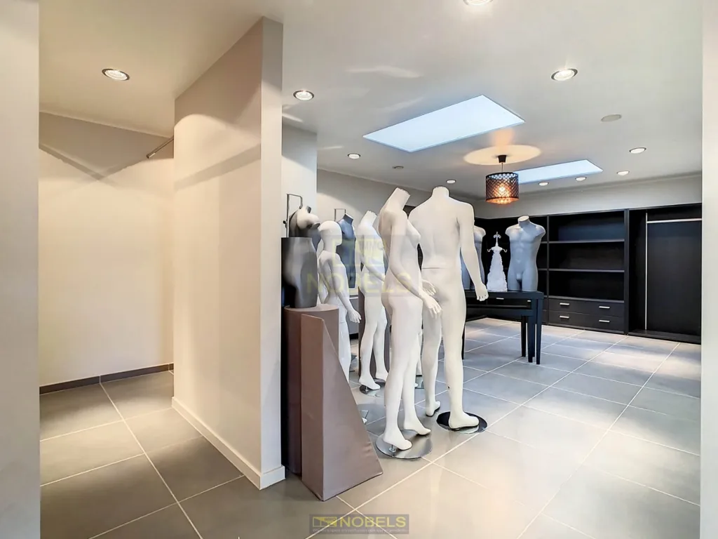 Pièces - Local commercial avec appartement à Dikkelvenne