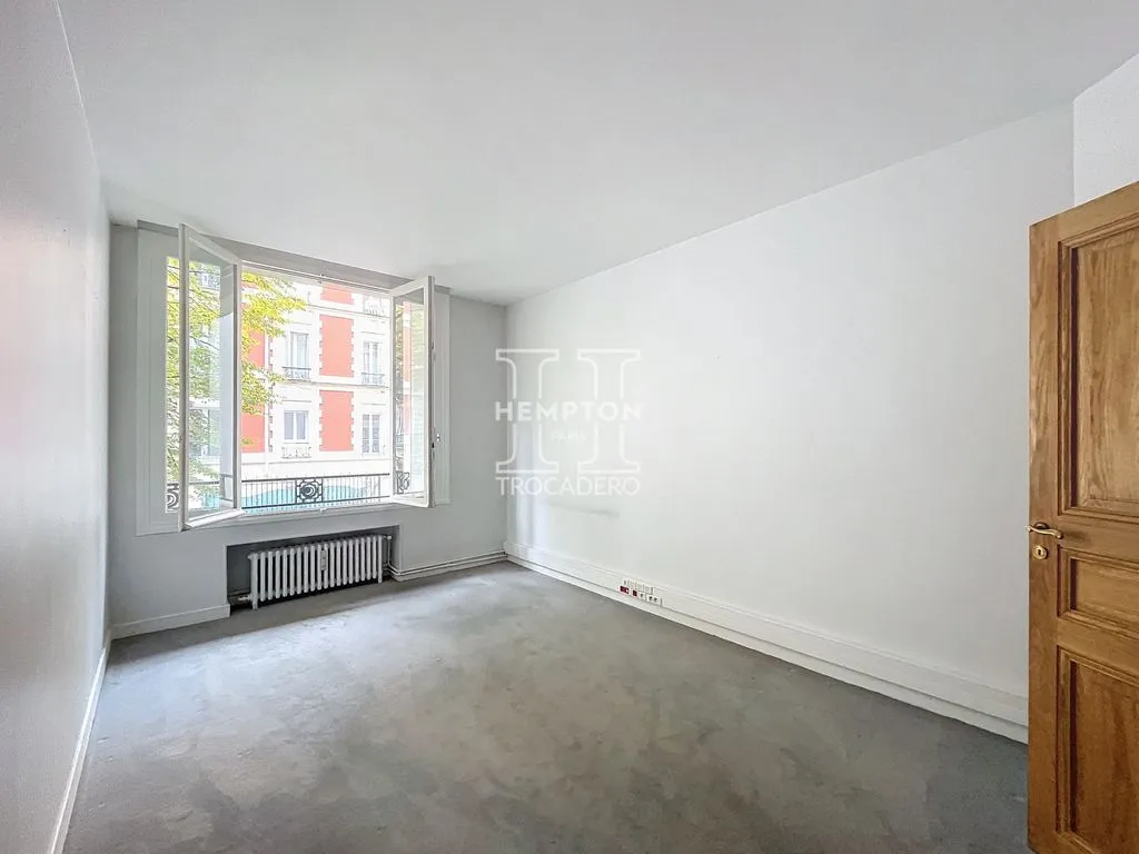 Toad - Luxury Duplex with Parking in La Muette, Paris