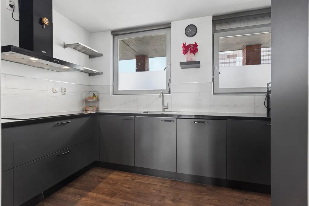 Cuisine - 3-Bedroom Gallery Flat with Balcony in Almere Centre