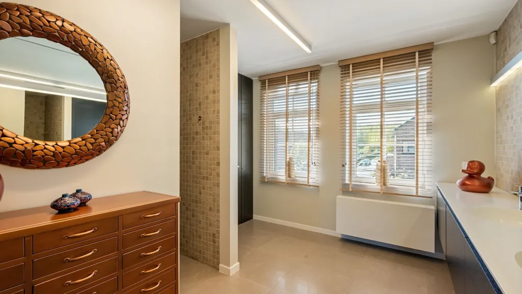 Bathrooms - Stately Villa with Garden in Romershoven