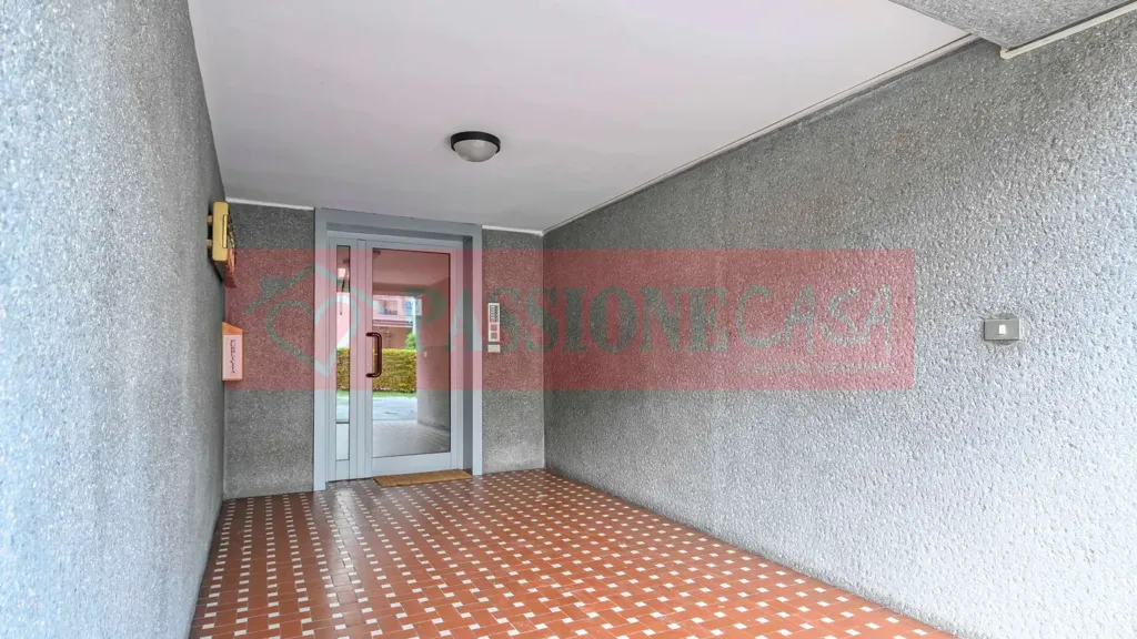 hallway_entrance