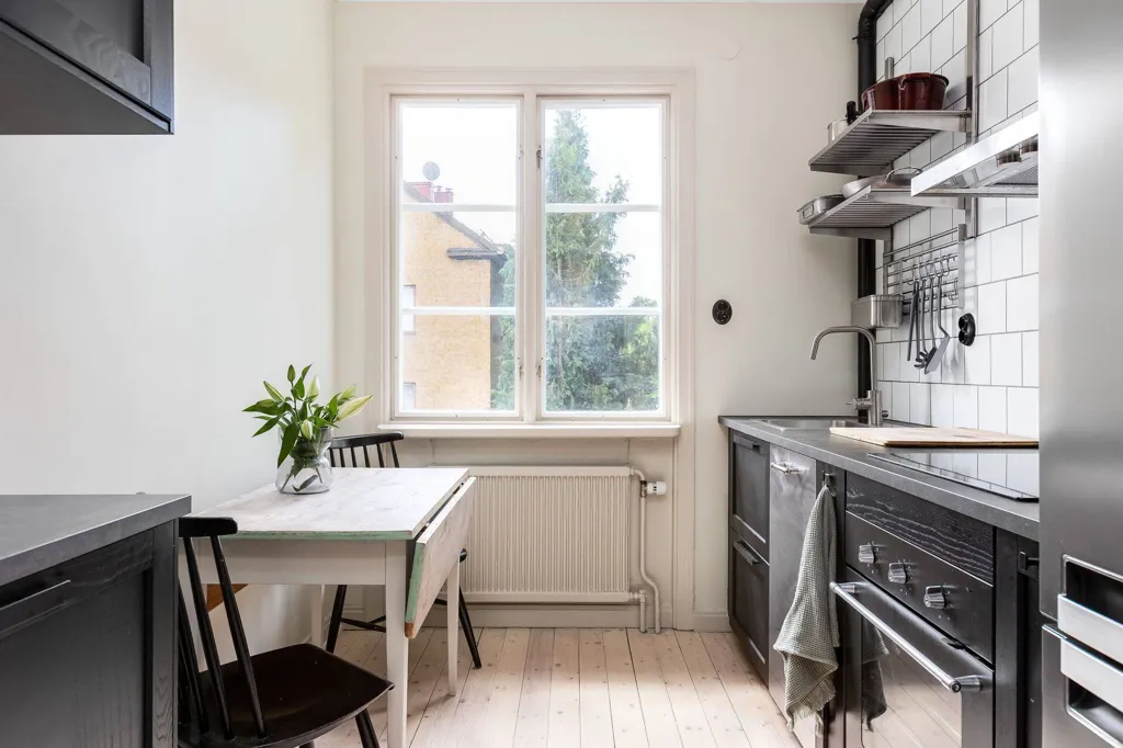 Köök - Charming Studio Flat with Balcony in Linköping