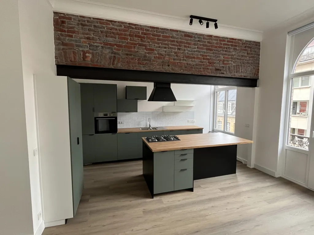 Cuisine - Duplex Rénové avec Balcon à Schaerbeek