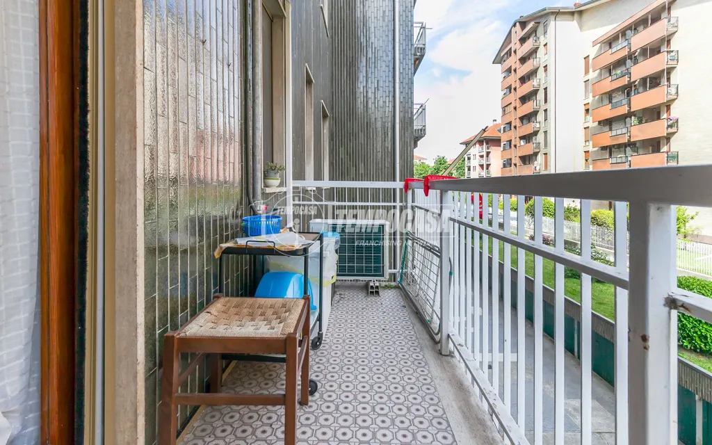 Balcon - Trilocale with Condominium Playground in Milan