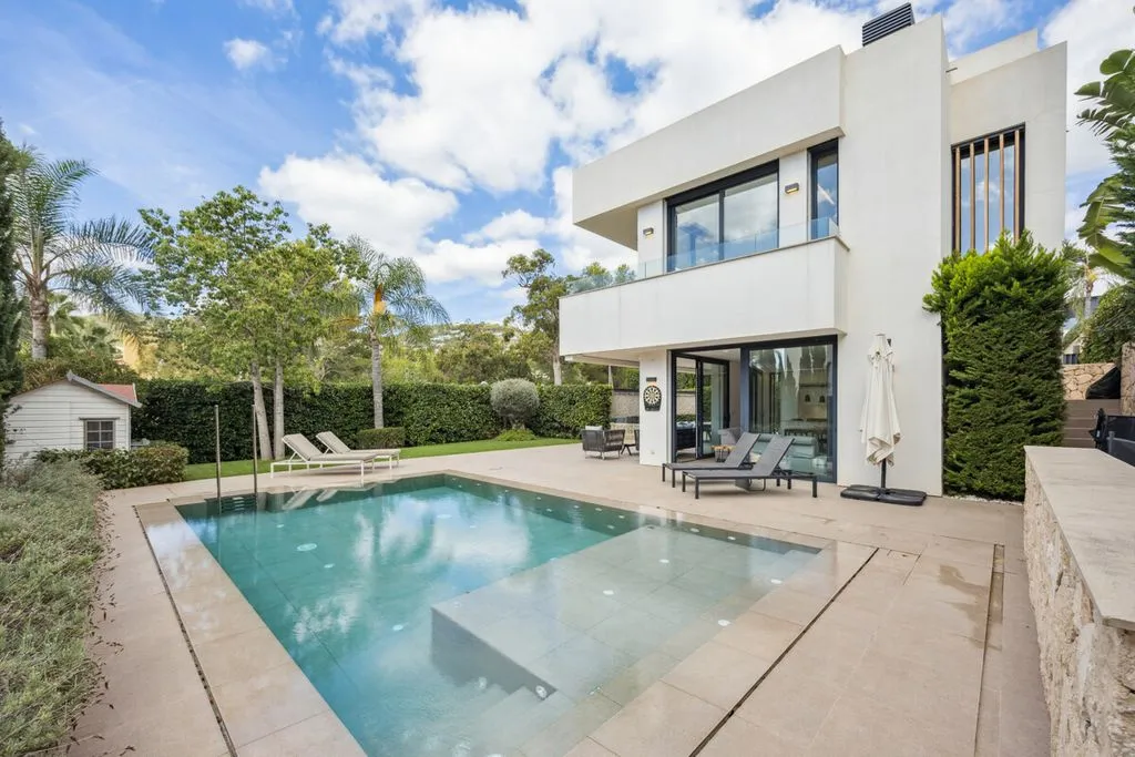 Bassein - Luxury Villa with Infinity Pool in Son Vida